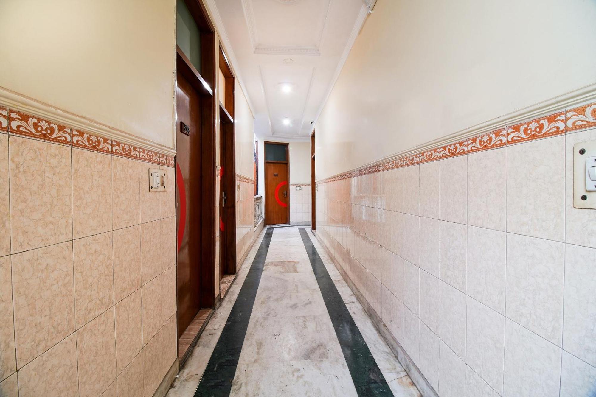 Oyo Maya Palace Új-Delhi Kültér fotó